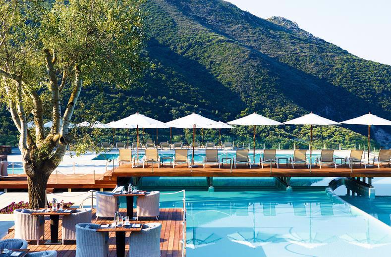 Atlantica Grand Mediterraneo-Resort & Spa – Terras aan zwembad, Ermones