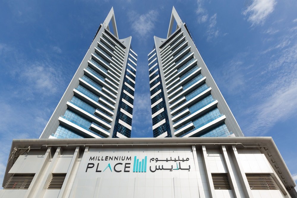 Millennium Place Barsha Heights Hotel & Apartments – Torens met blauwe lucht, Dubai