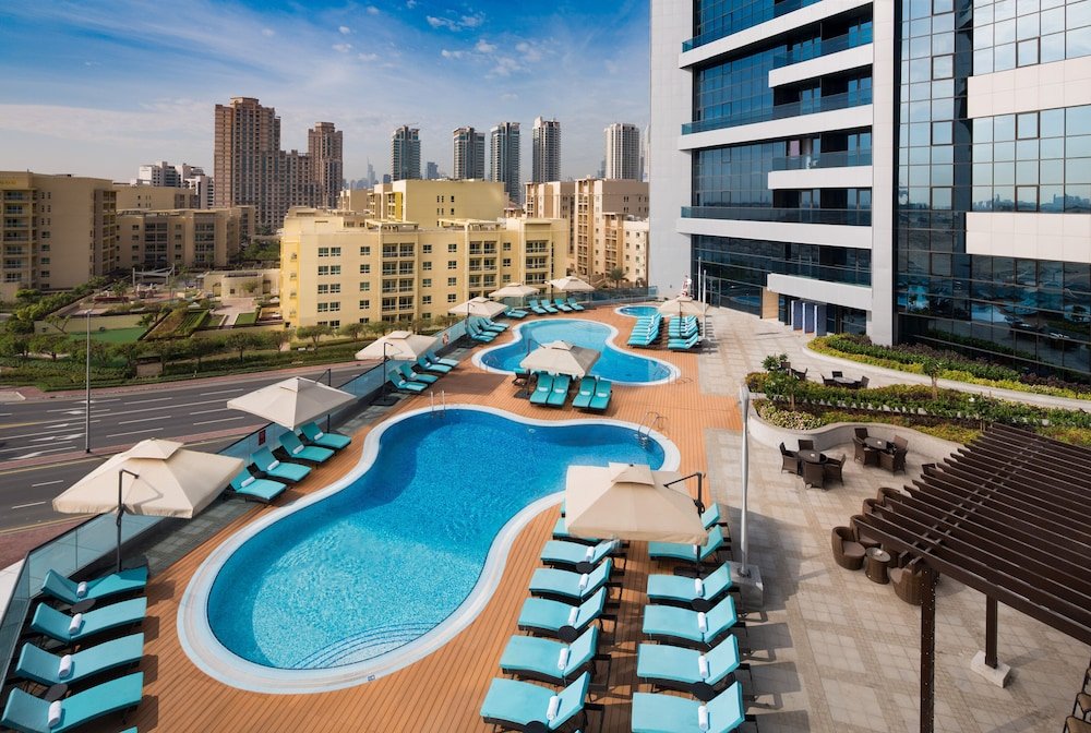 Millennium Place Barsha Heights Hotel & Apartments – Zwembad op terras, Dubai