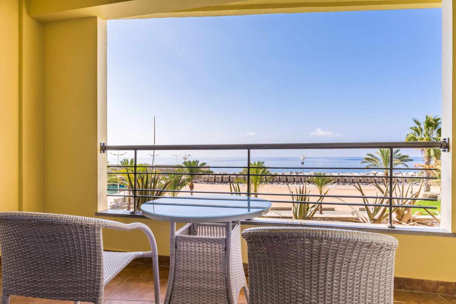 Calheta Beach – Balkon met zeezicht, Calheta