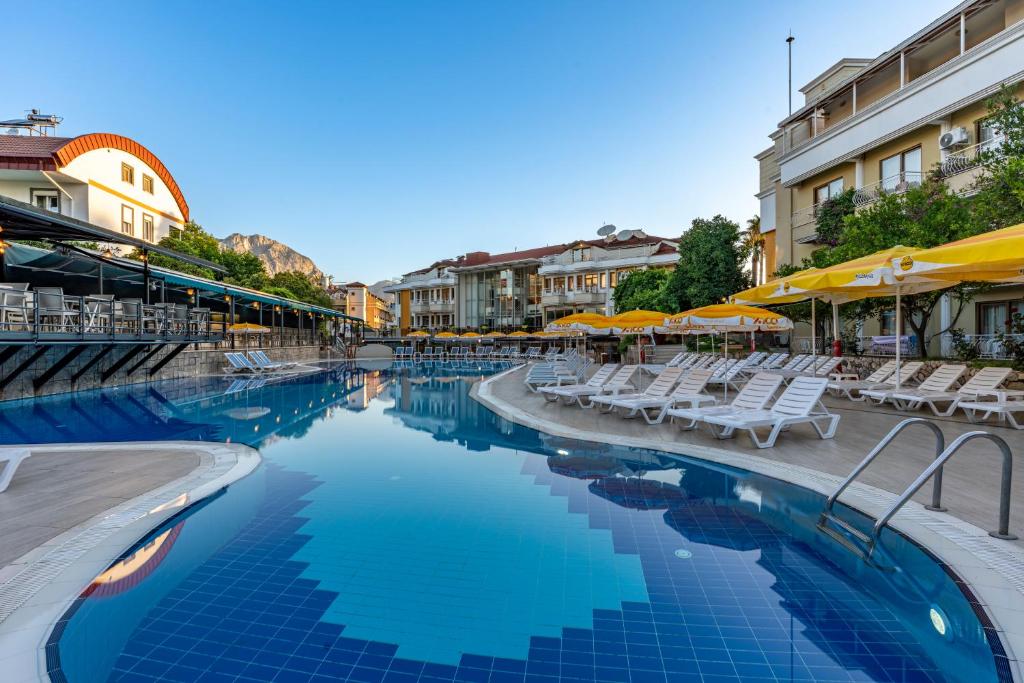 Tu Casa Gelidonya Hotel – Zwembad met ligbedden, Kemer