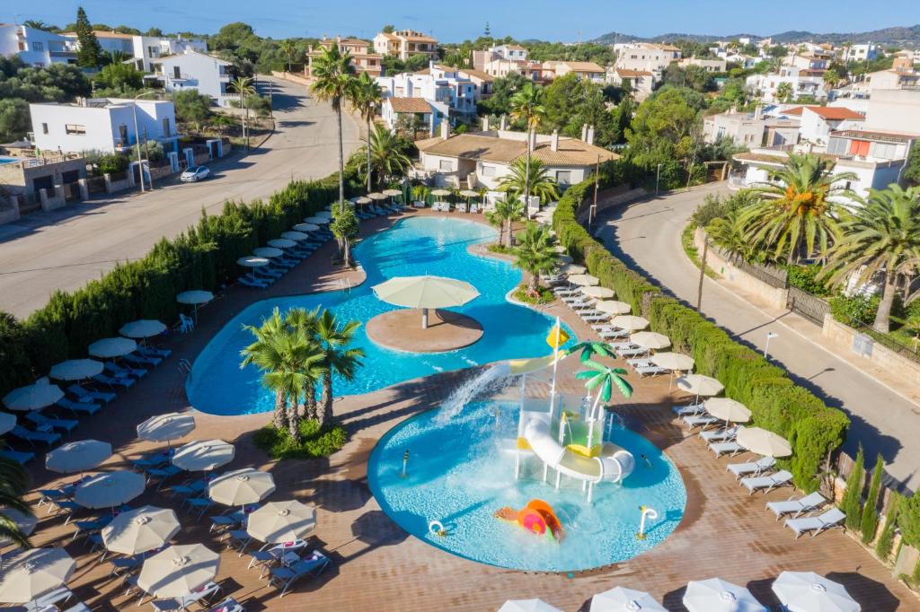 JS Portocolom Suites – Zwembad met waterspeeltuin, Porto Colom