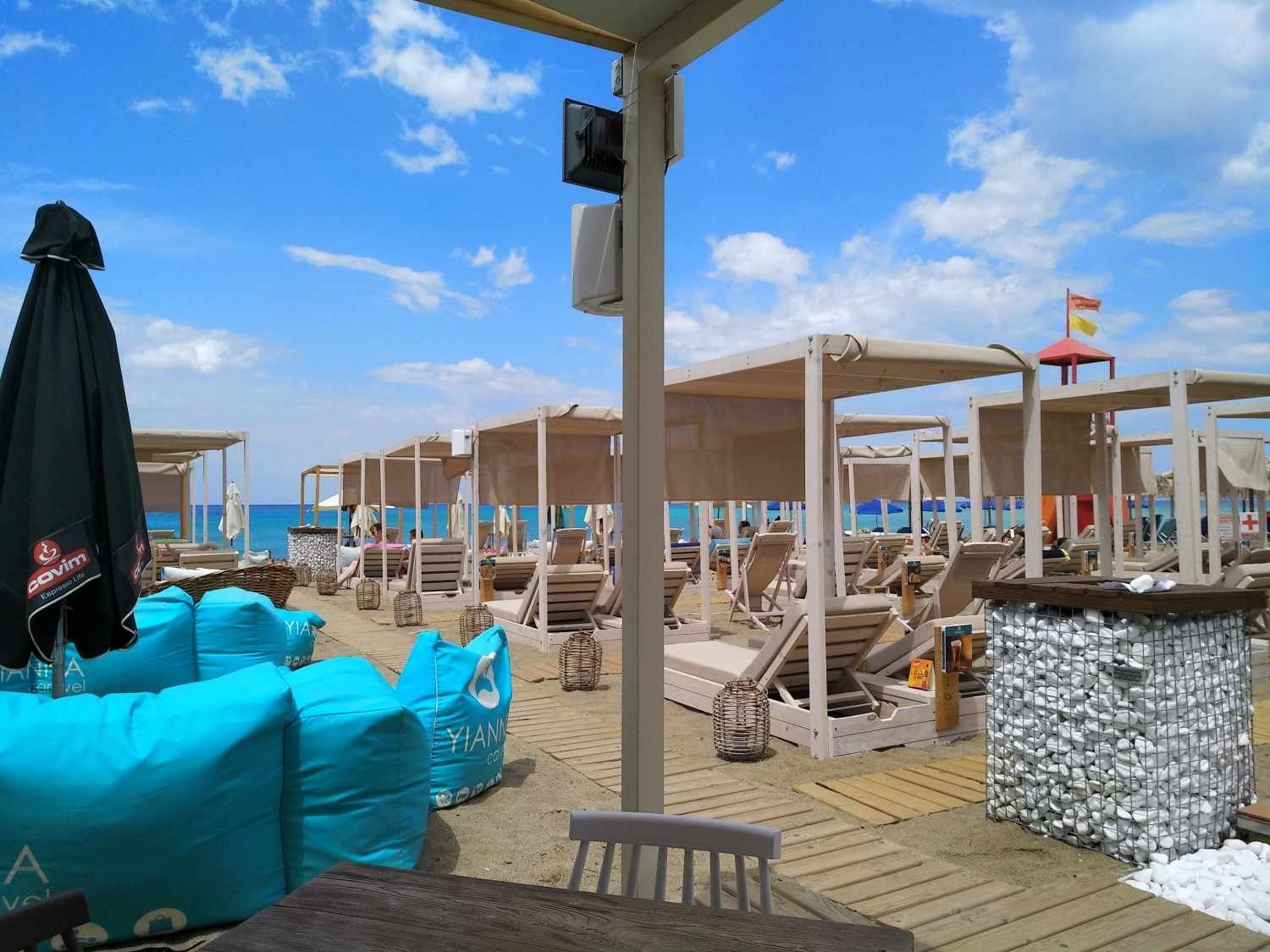 Yianna Caravel – Strandclub, Amoudara