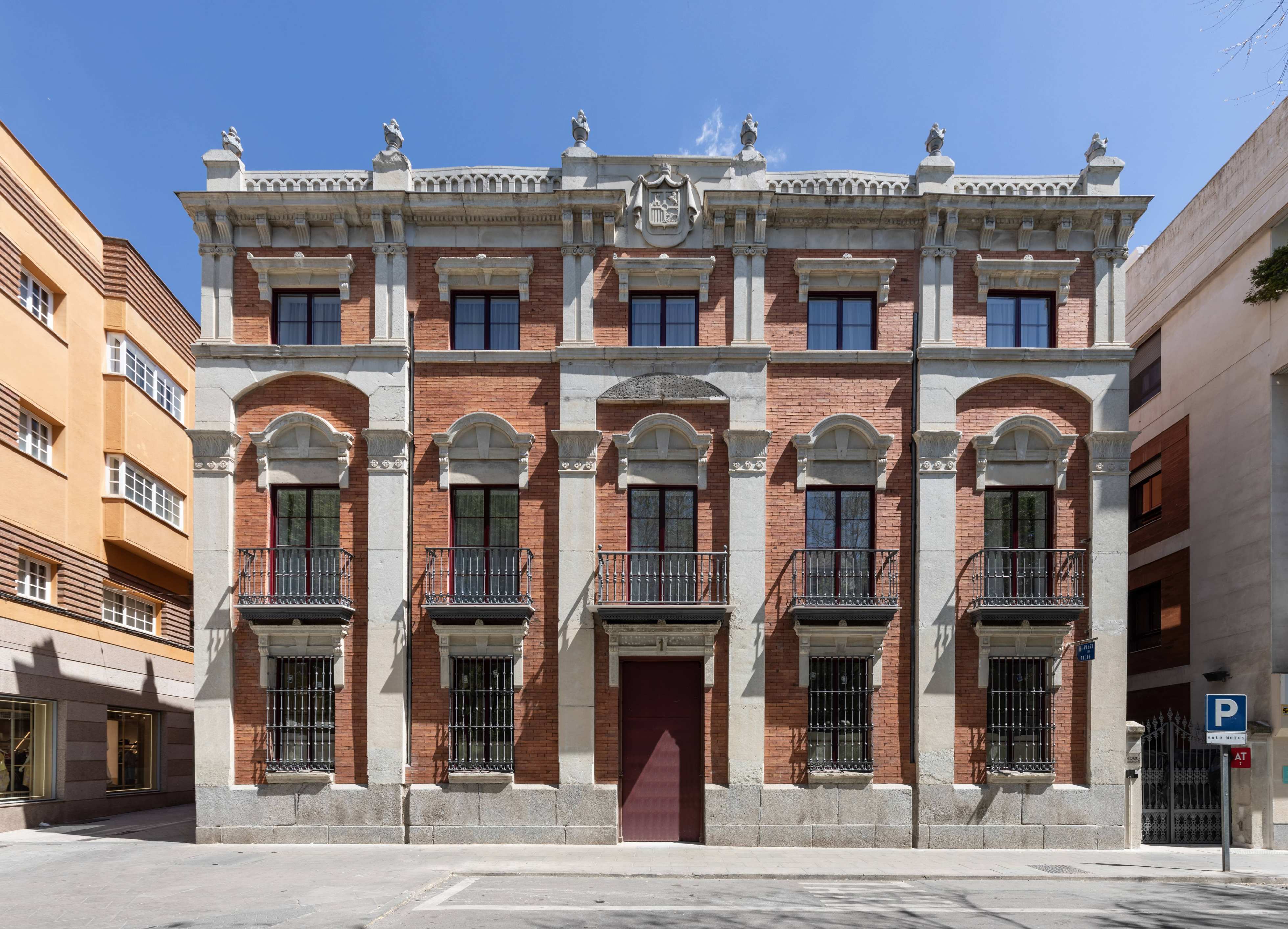 Líbere Ciudad Real – Gevel van baksteen, Ciudad Echt