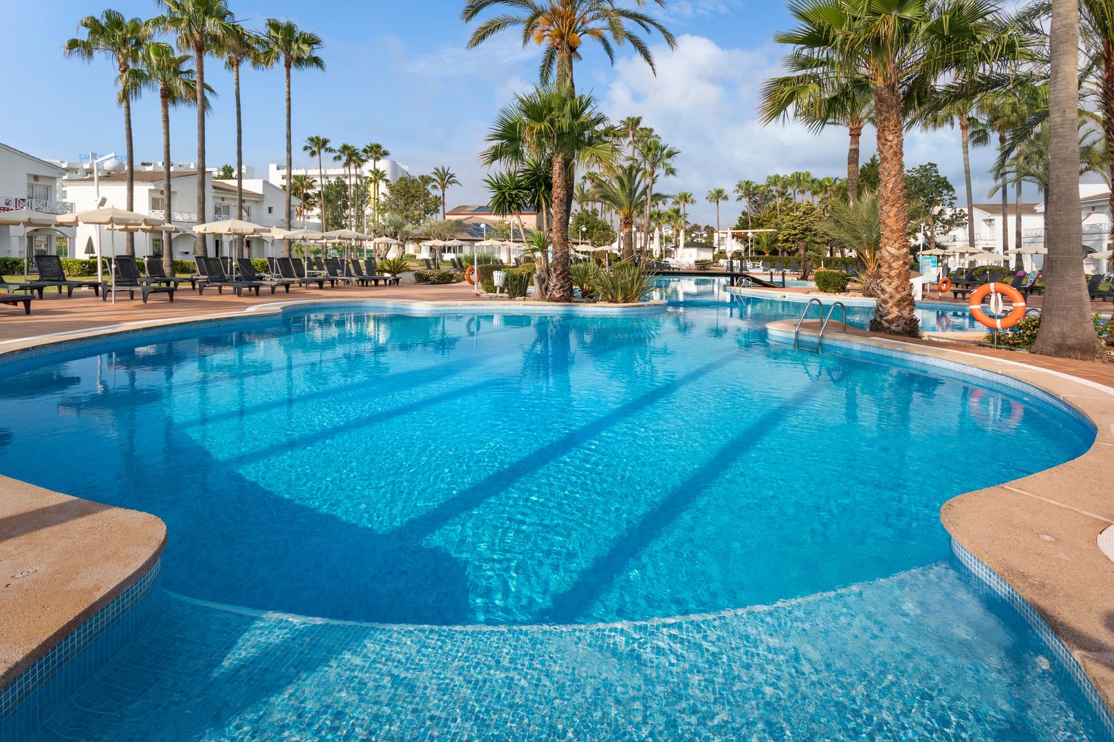 Garden Saladina – Zwembad met palmen, Playa de Muro