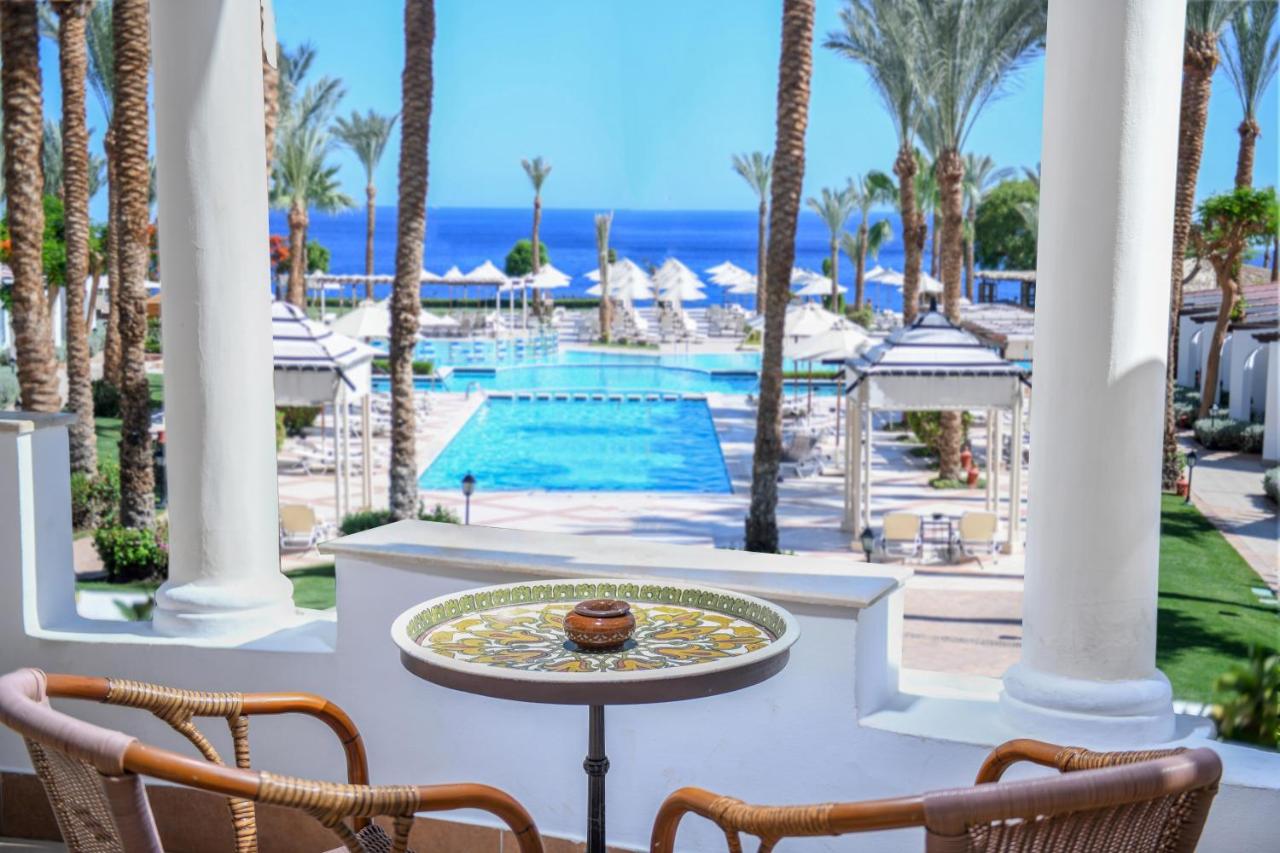 JAZ Fanara Resort & Residence – Terras met zwembadzicht, Sharm el Sheikh
