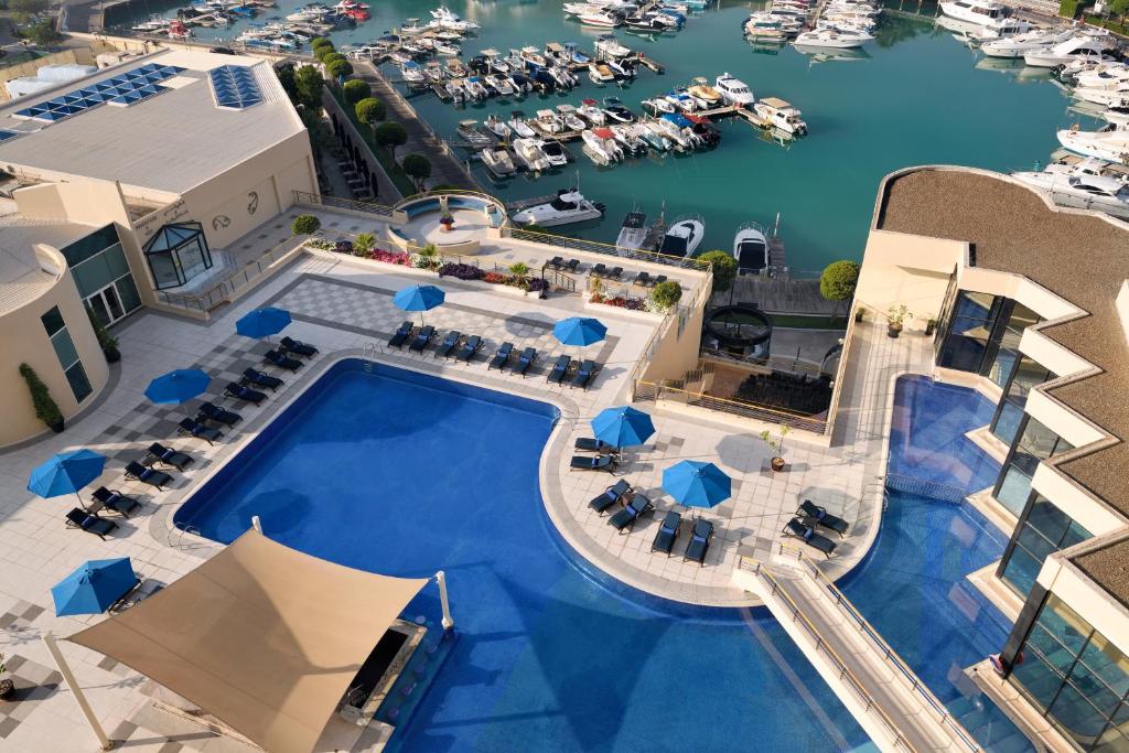 Intercontinental Abu Dhabi – Zwembad bij jachthaven, Abu Dhabi