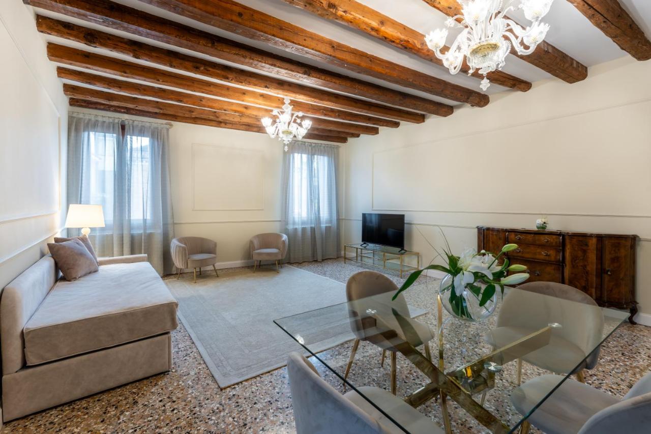 San Vio Palace Luxury Apartments cover