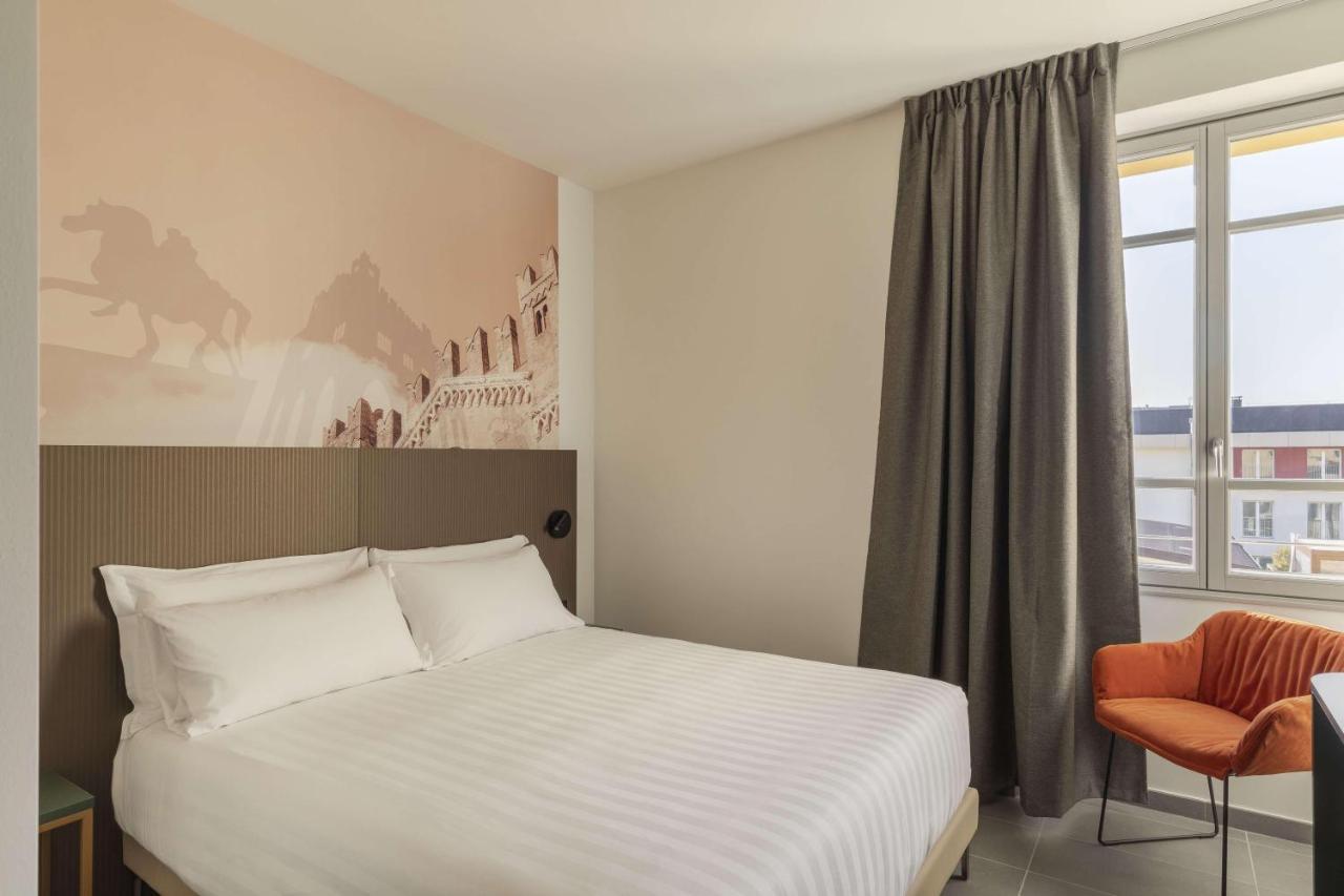 B&B HOTEL Piacenza cover