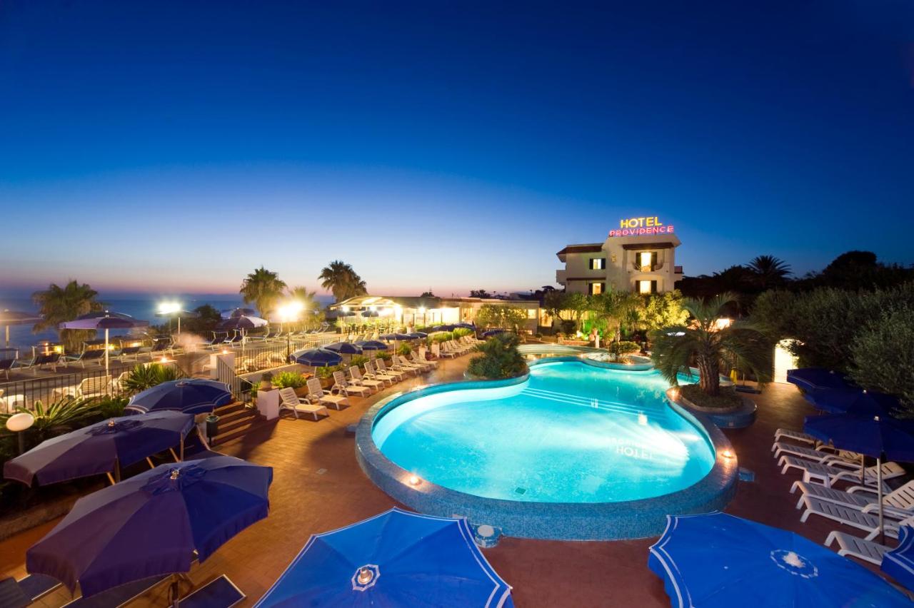 Hotel Terme Providence – Zwembad bij avond, Forio