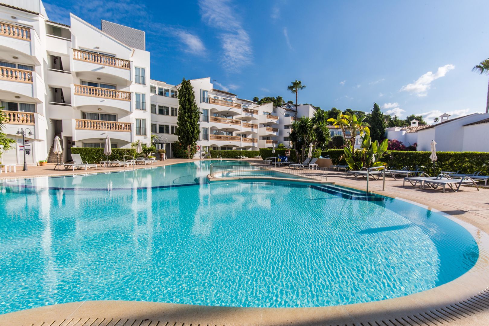 La Pérgola Aparthotel cover