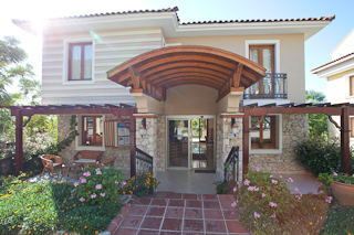 Perdikia Hill Family Resort & Villas