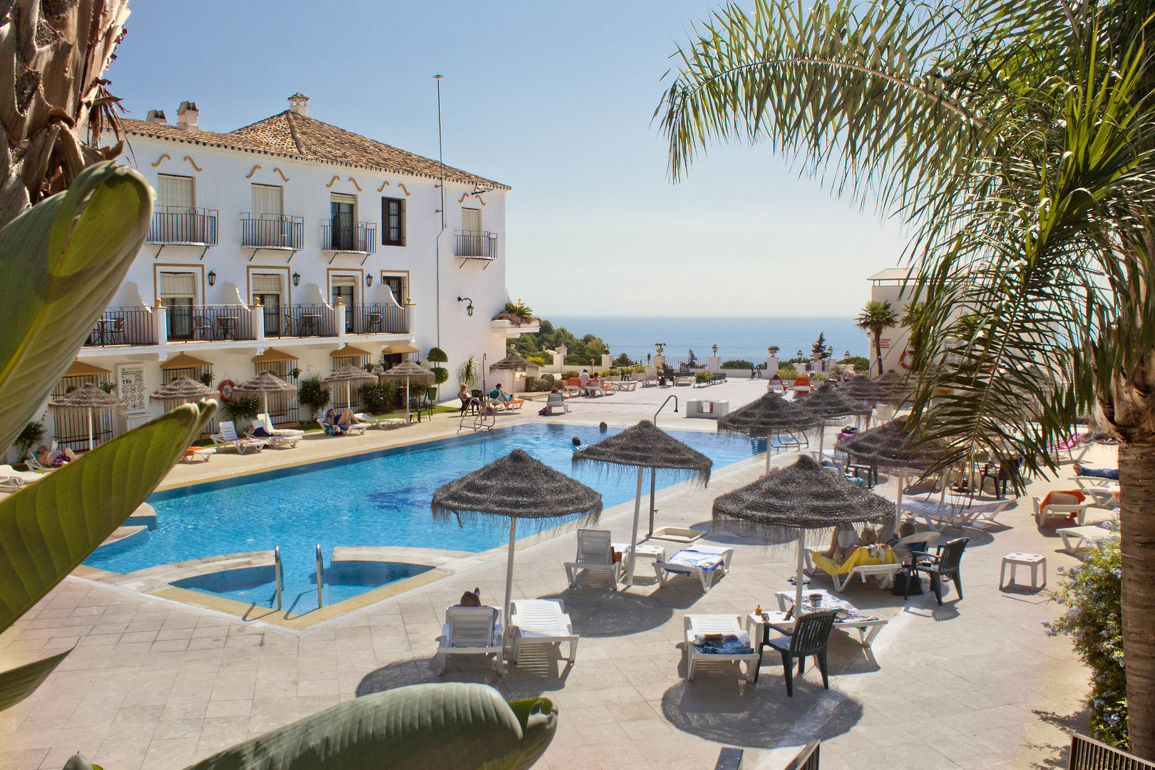 TRH Mijas Hotel – Zwembad met strodaken, Mijas