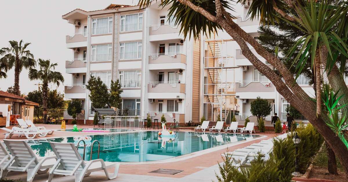 New Garden Luna Side Apart Hotel