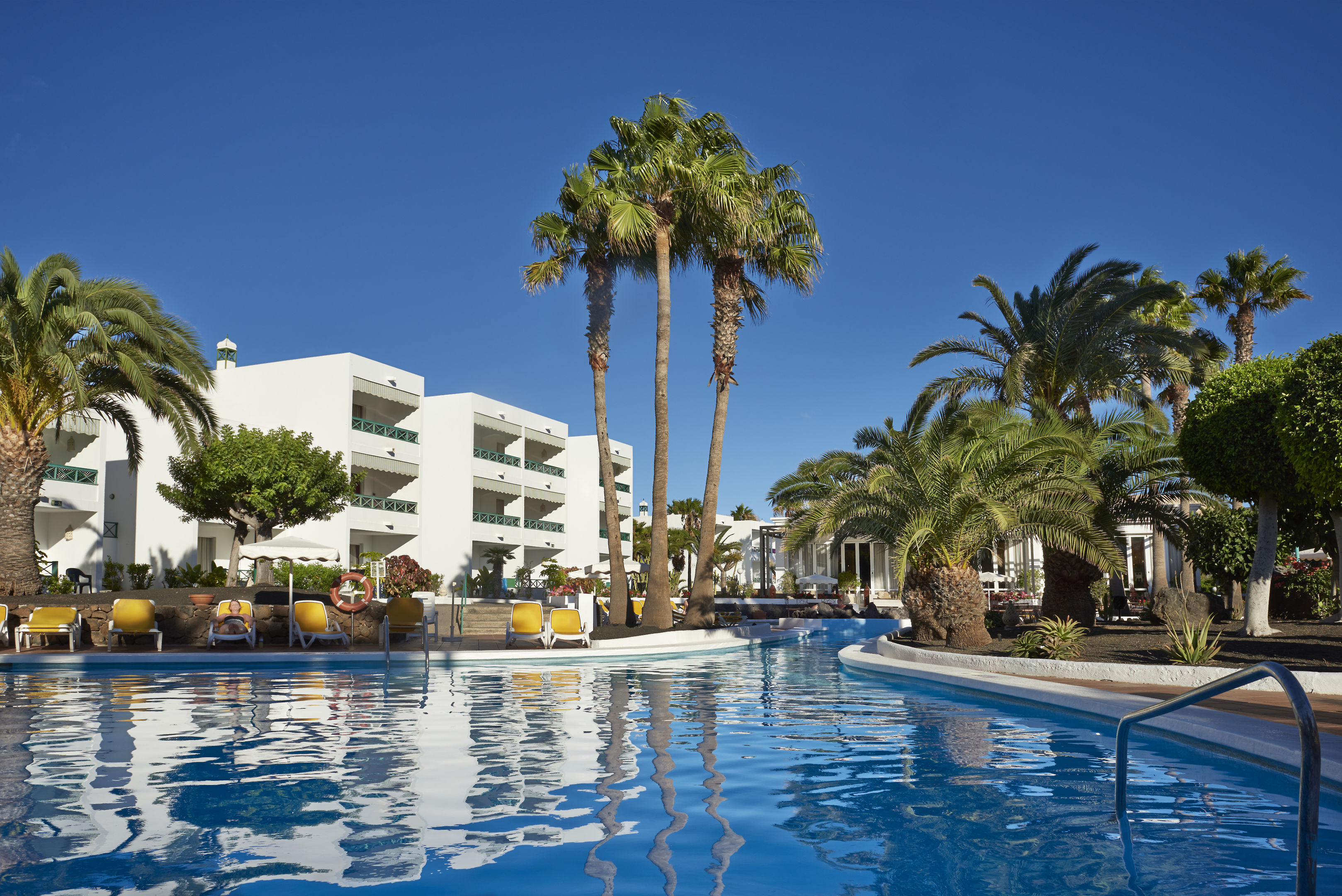 Oasis Lanz Beach Mate – Zwembad met palmen, Costa Teguise