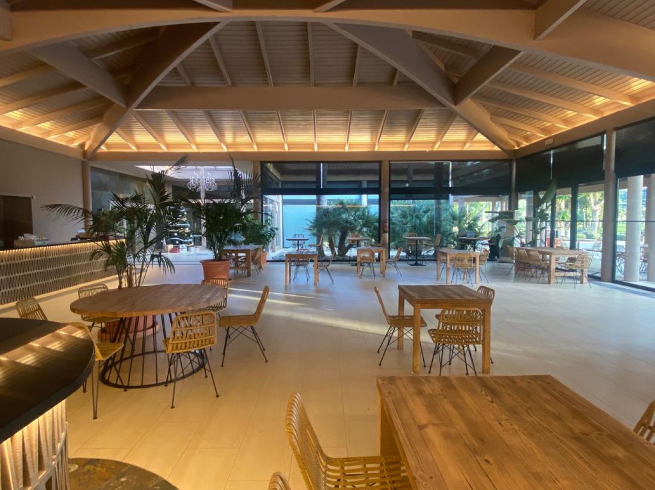 El Plantio Golf Resort – Overdekte eetzaal, Alicante