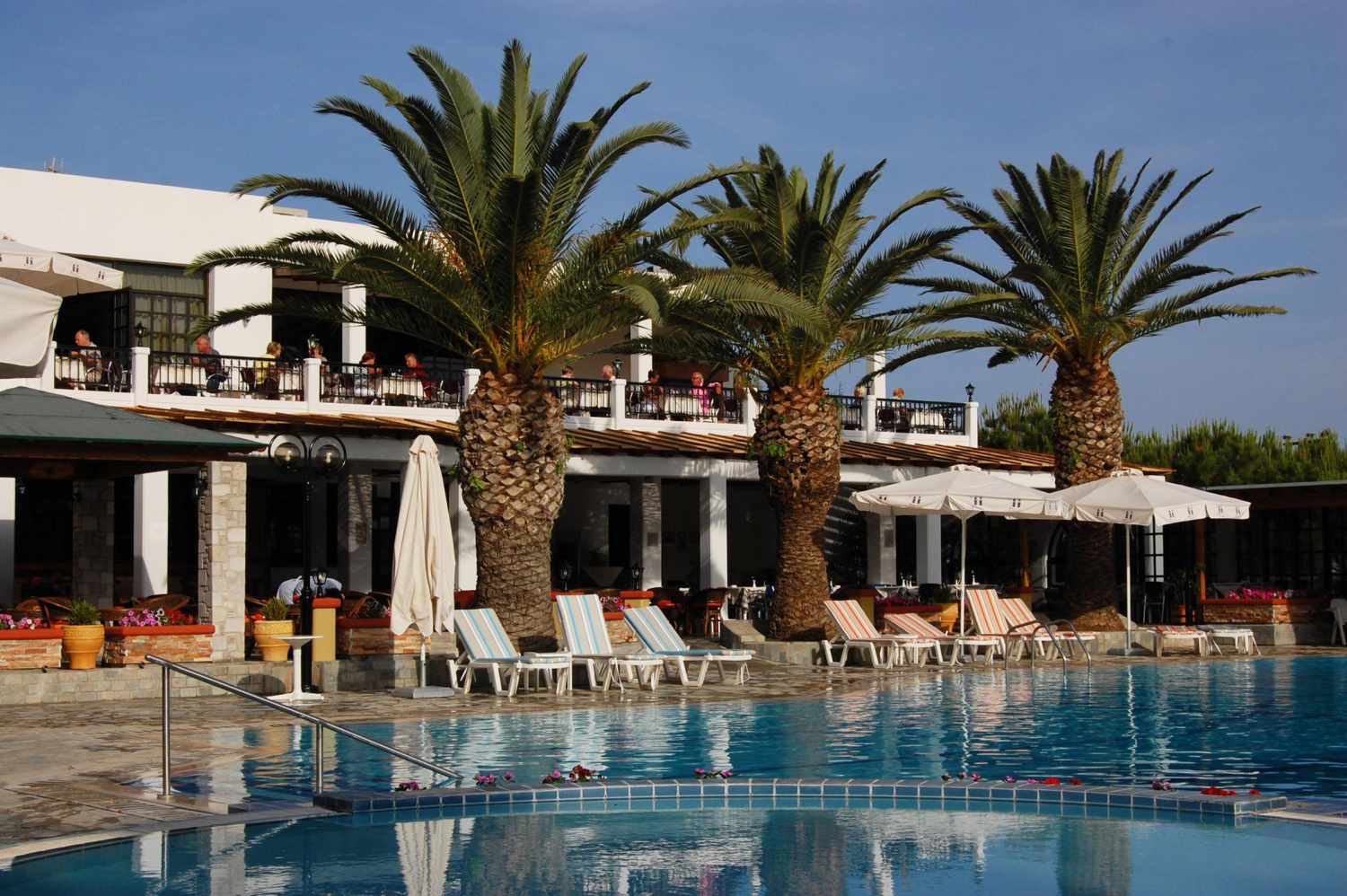 Palladium Hotel – Palmen en ligbedden, Marmari