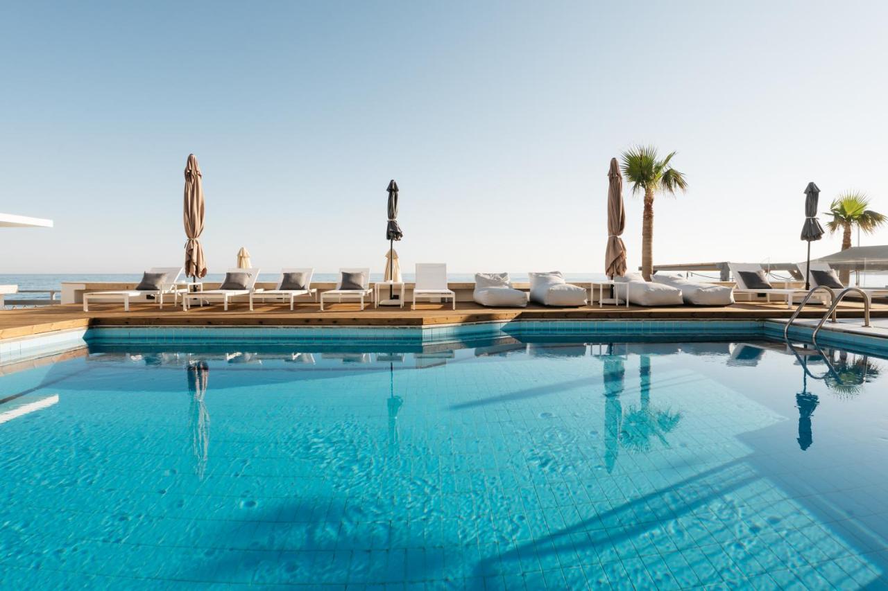 Petradi Beach Lounge Hotel – Zwembad met ligbedden, Rethymnon