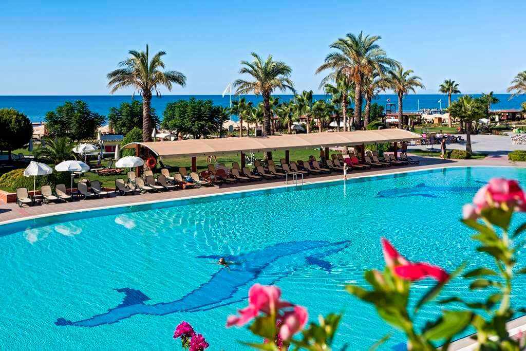 Pine Beach Belek – Zwembad met zeezicht, Belek