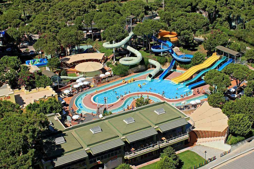 Pine Beach Belek – Glijbanen in bos, Belek