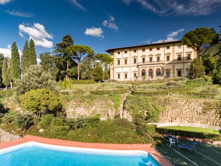 Villa Pitiana – Villa met tuin en zwembad, Donnini