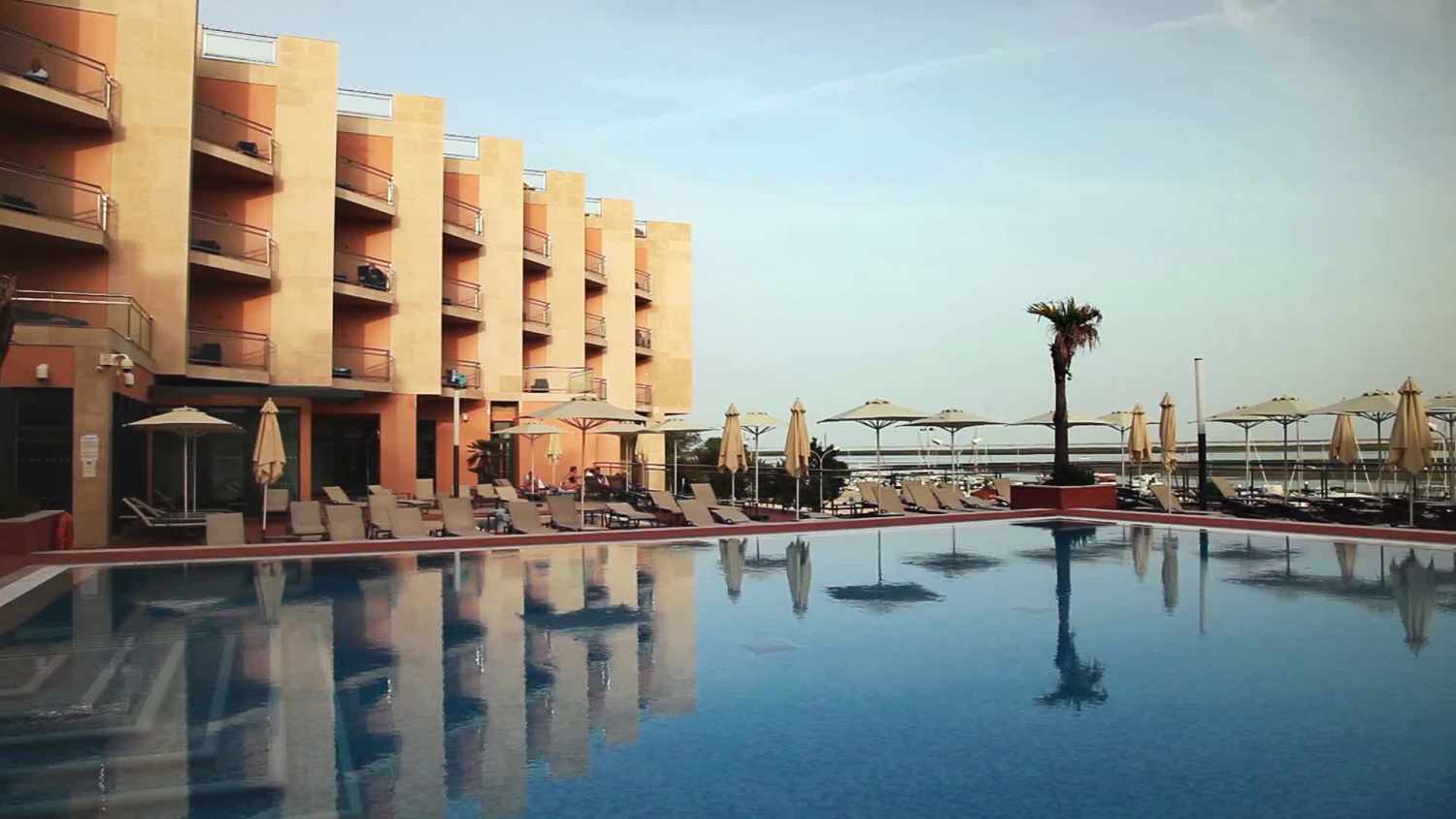 Real Marina Hotel & Spa – Zwembad bij zonsondergang, Olhao