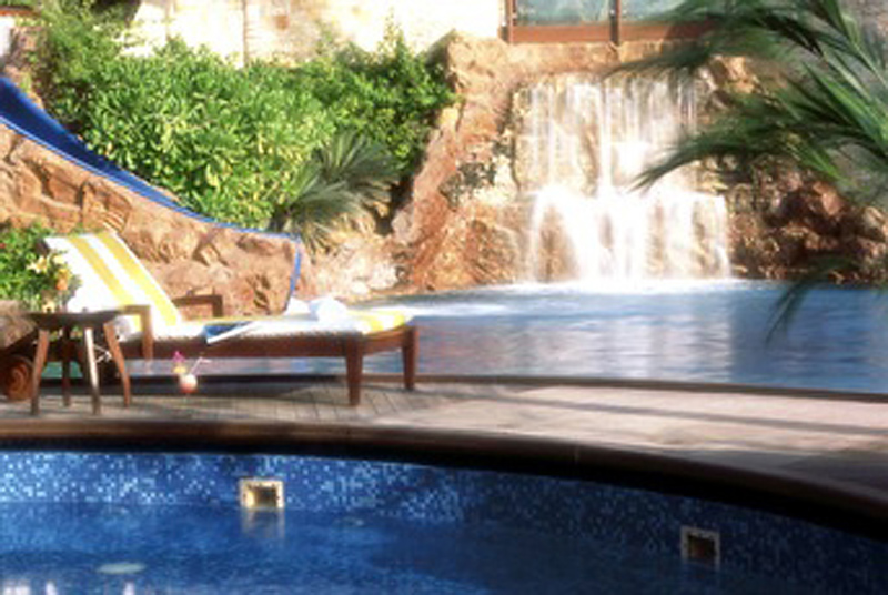 Sheraton Abu Dhabi Hotel & Resort – Waterval, Abu Dhabi