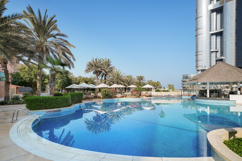 Sheraton Abu Dhabi Hotel & Resort – Zwembad met palmen, Abu Dhabi