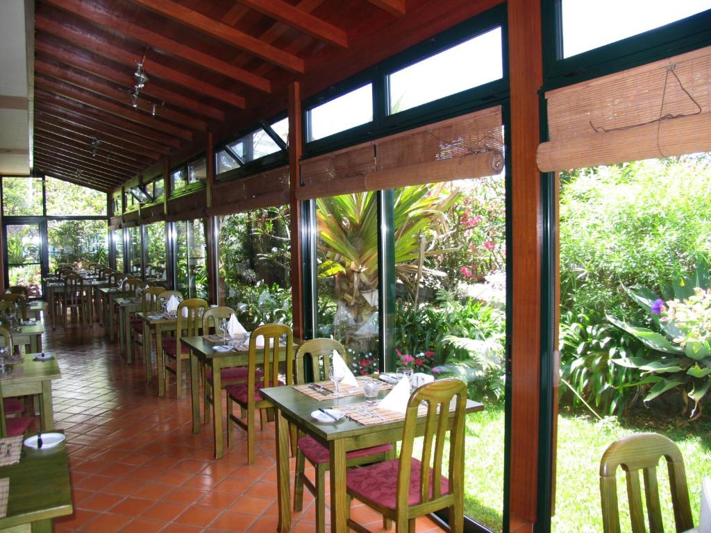 Jardim Atlantico – Restaurant met tuinzicht, Prazeres