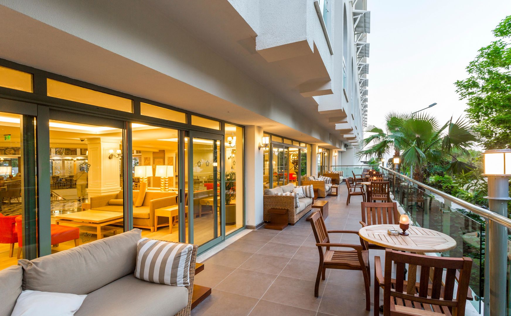 Side Star Beach – Terras, Side