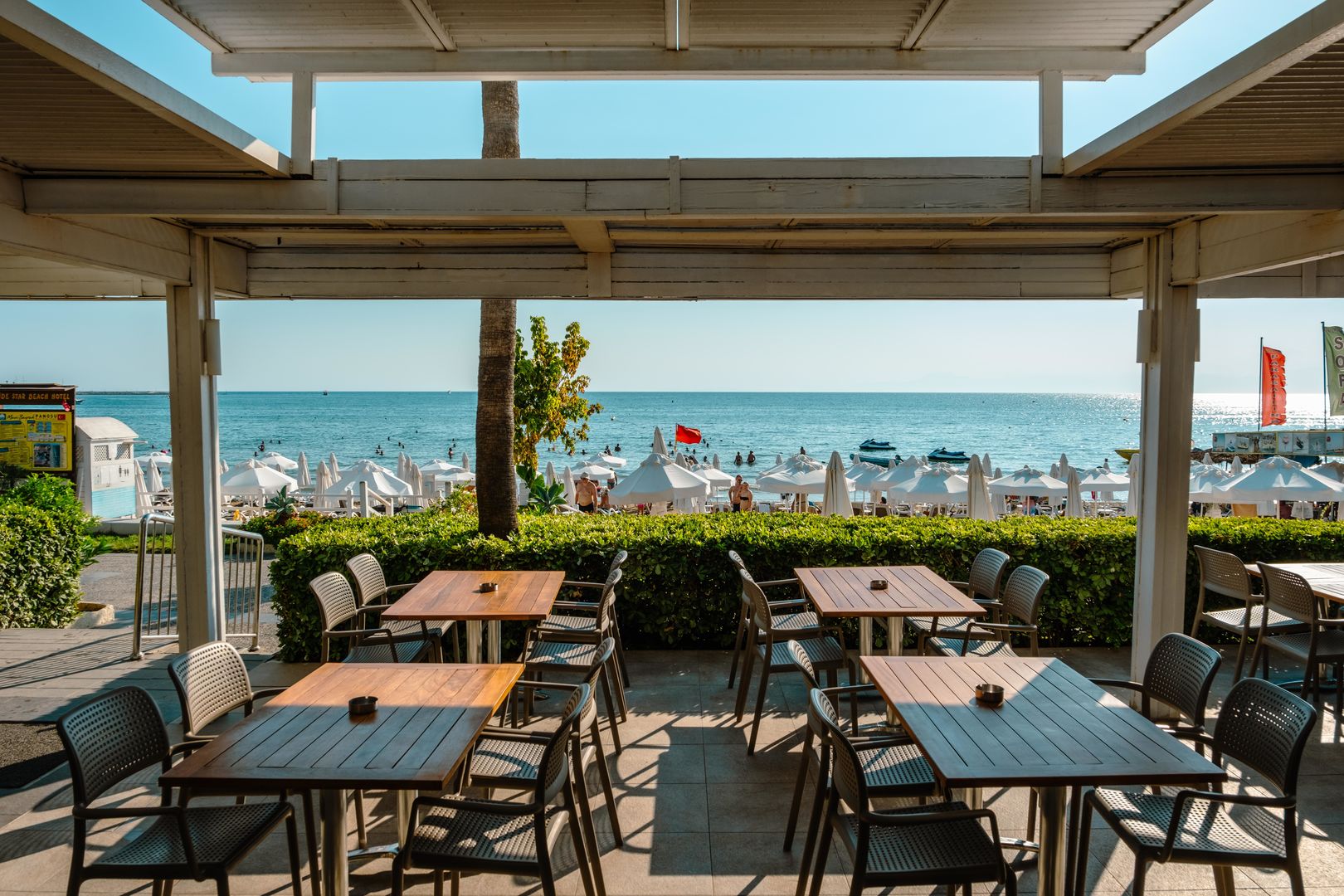 Side Star Beach – Terras aan strand, Side