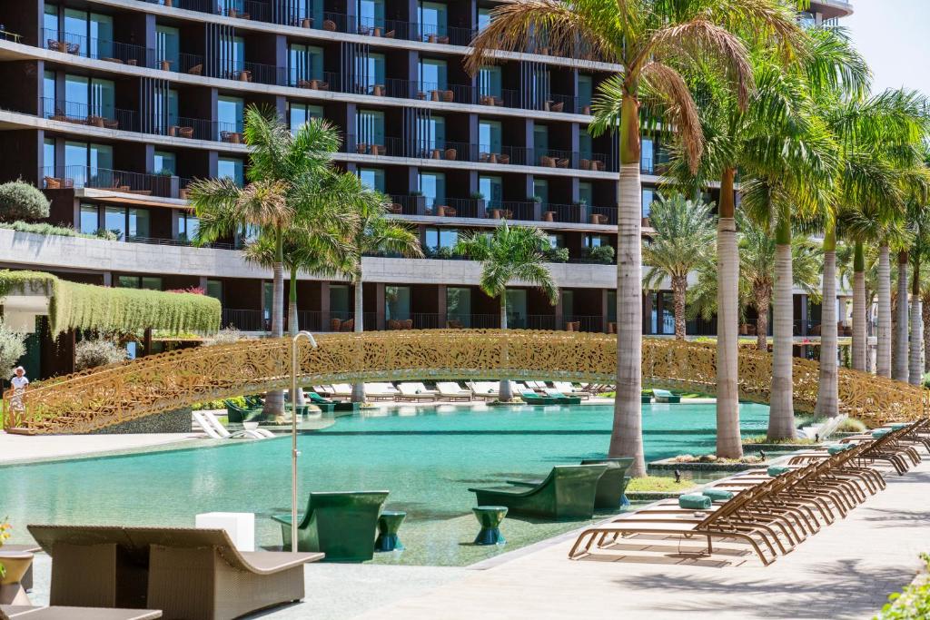 Savoy Palace - The Leading Hotels of the World - Savoy Signature cover