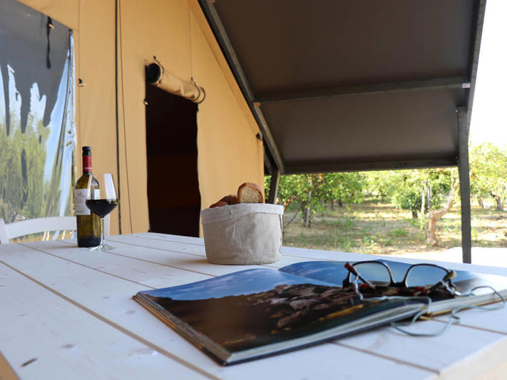 Agriturismo Vultaggio – Tafel met wijn, Guarrato