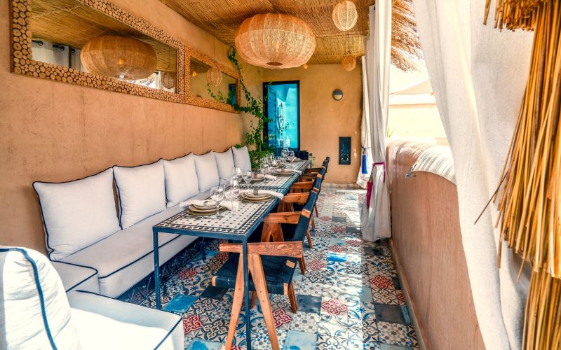 Riad Ines Home – Terras met kussens, Marrakech