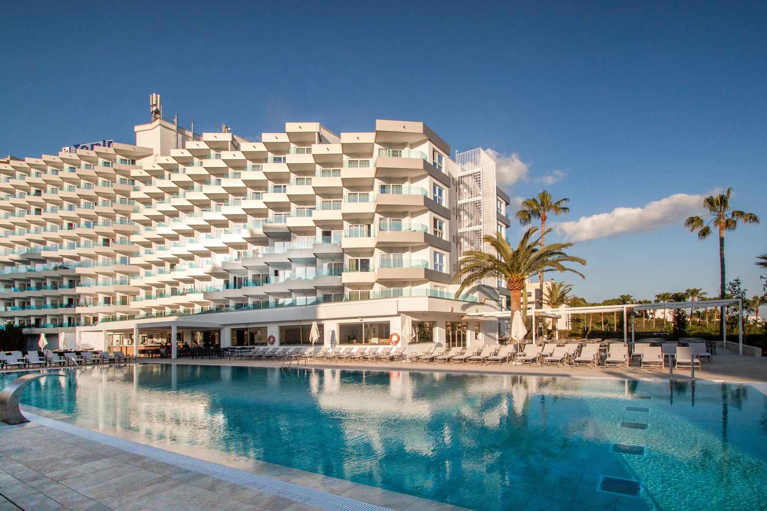 Tomir Portals Suites cover