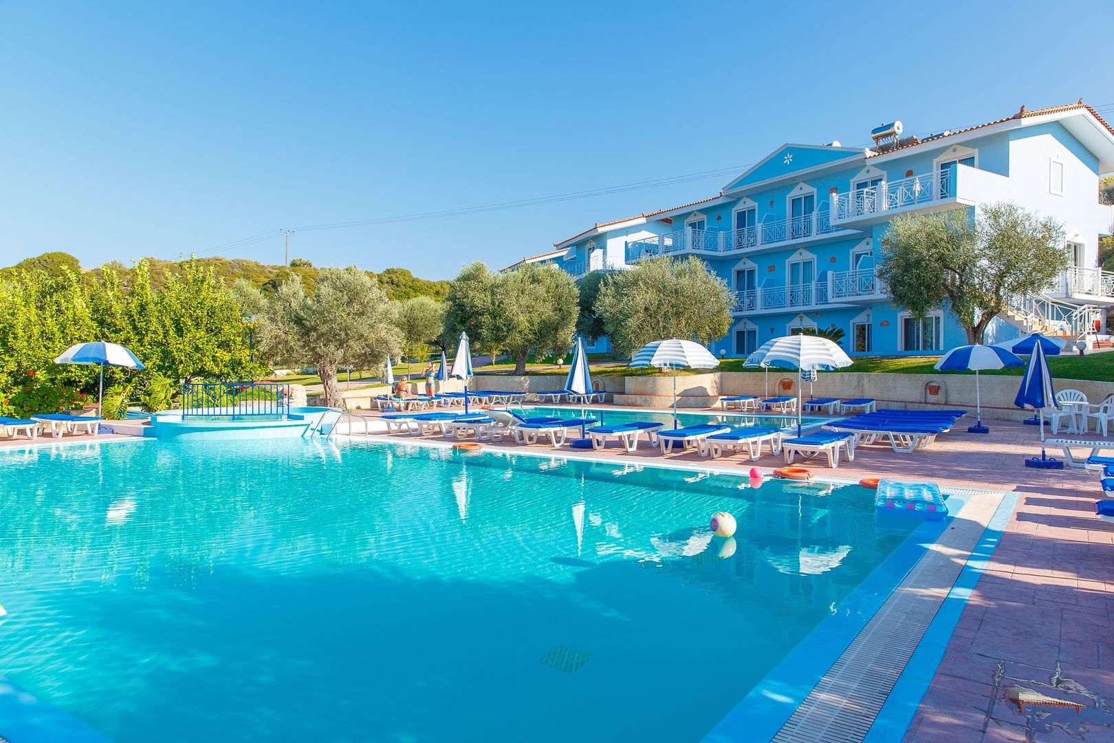 Filoxenia Hotel - Apartments – Zwembad met ligbedden, Theologos