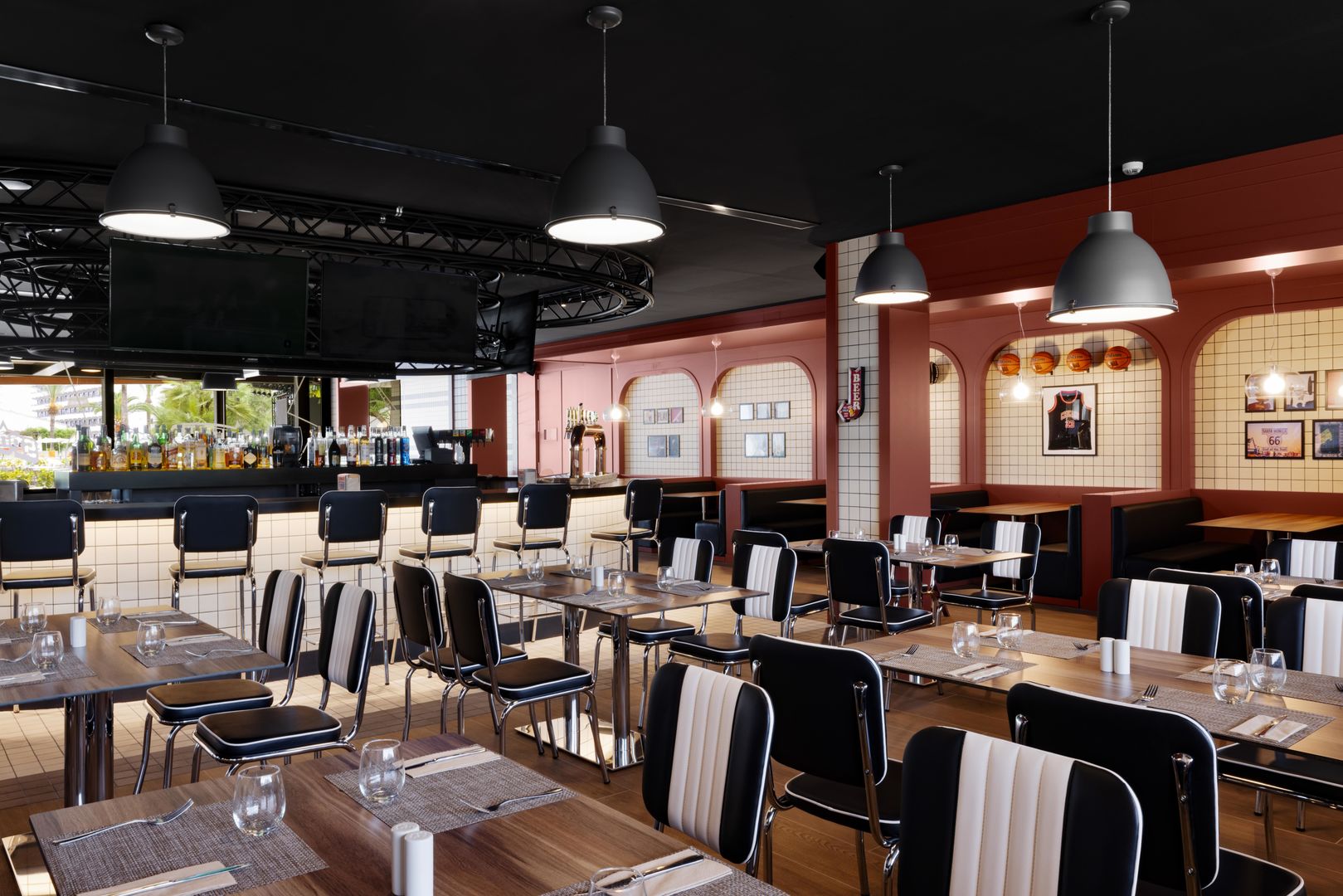 VIVA Sunrise – Themarestaurant, Port d'Alcúdia