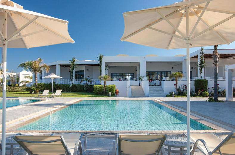 Atlantica Beach Resort Kos – Zwembad met parasols, Kardamena