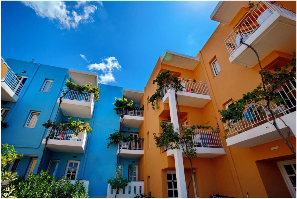 Bellos Hotel Apartments – Kleurrijke appartementen, Chersonissos
