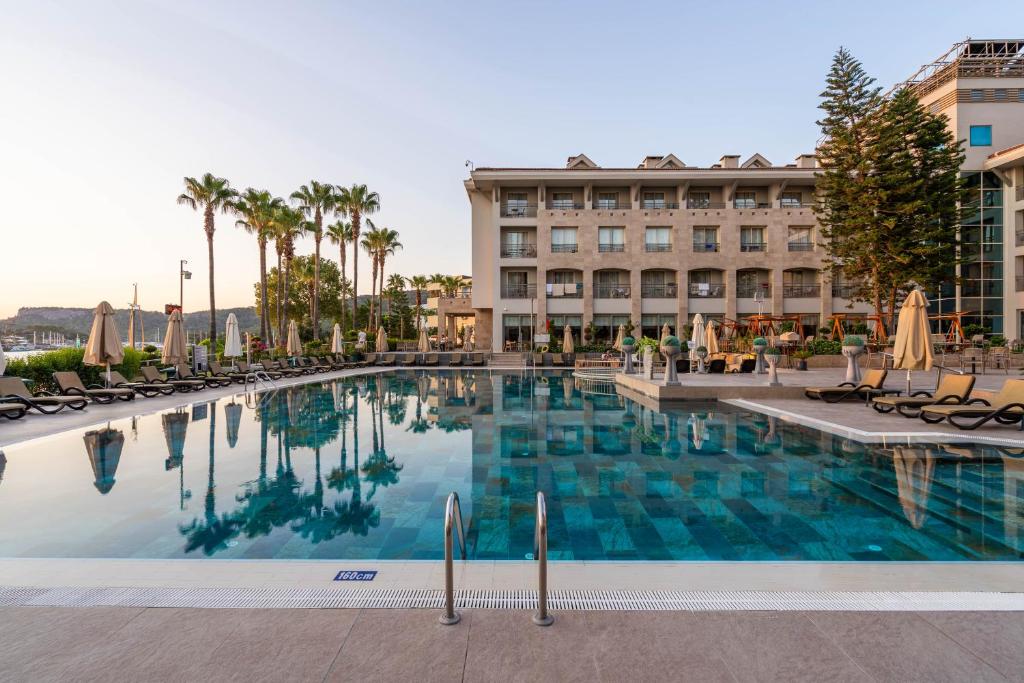 Fame Residence Kemer & Spa cover