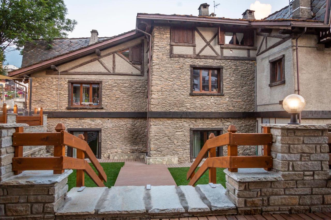 Hotel K2 – Stenen huis met tuin, Sauze d'Oulx