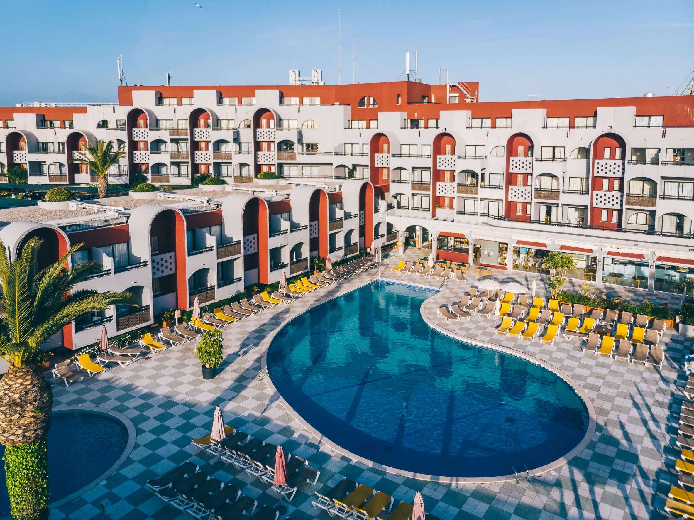Muthu Oura Praia Hotel – Hotel met zwembad van boven, Albufeira