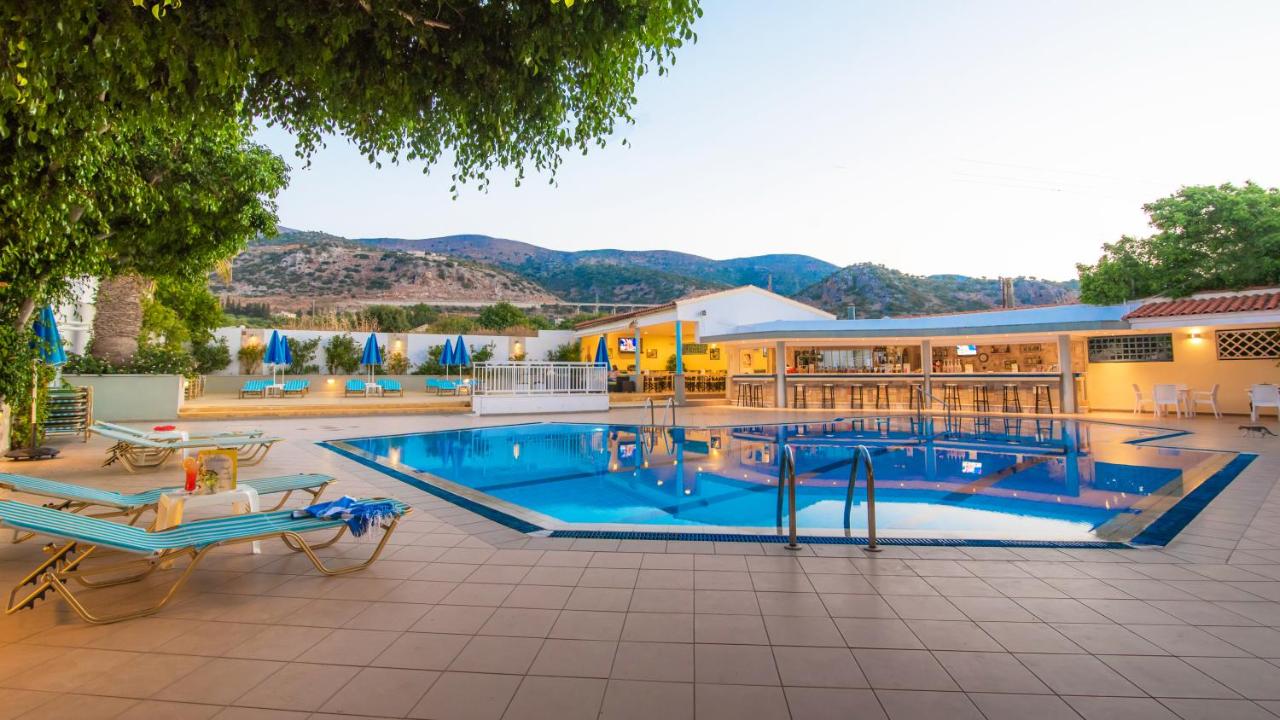 Melissa Apartments – Zwembad met bergen, Malia