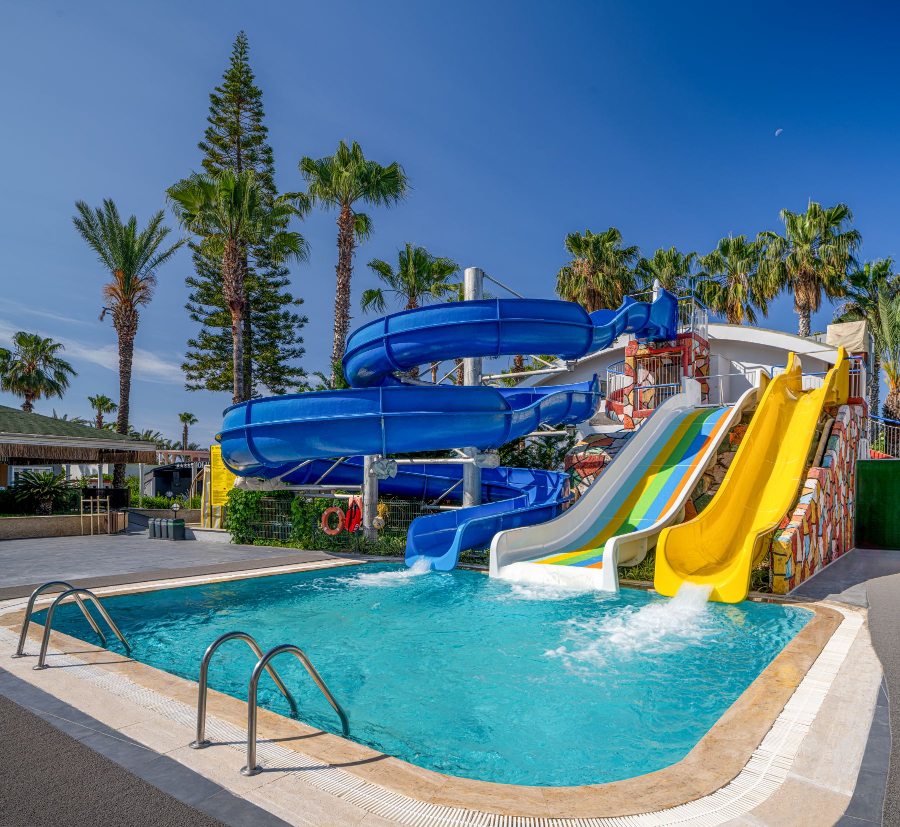 Holiday Park Resort – Glijbanen bij zwembad, Okurcalar
