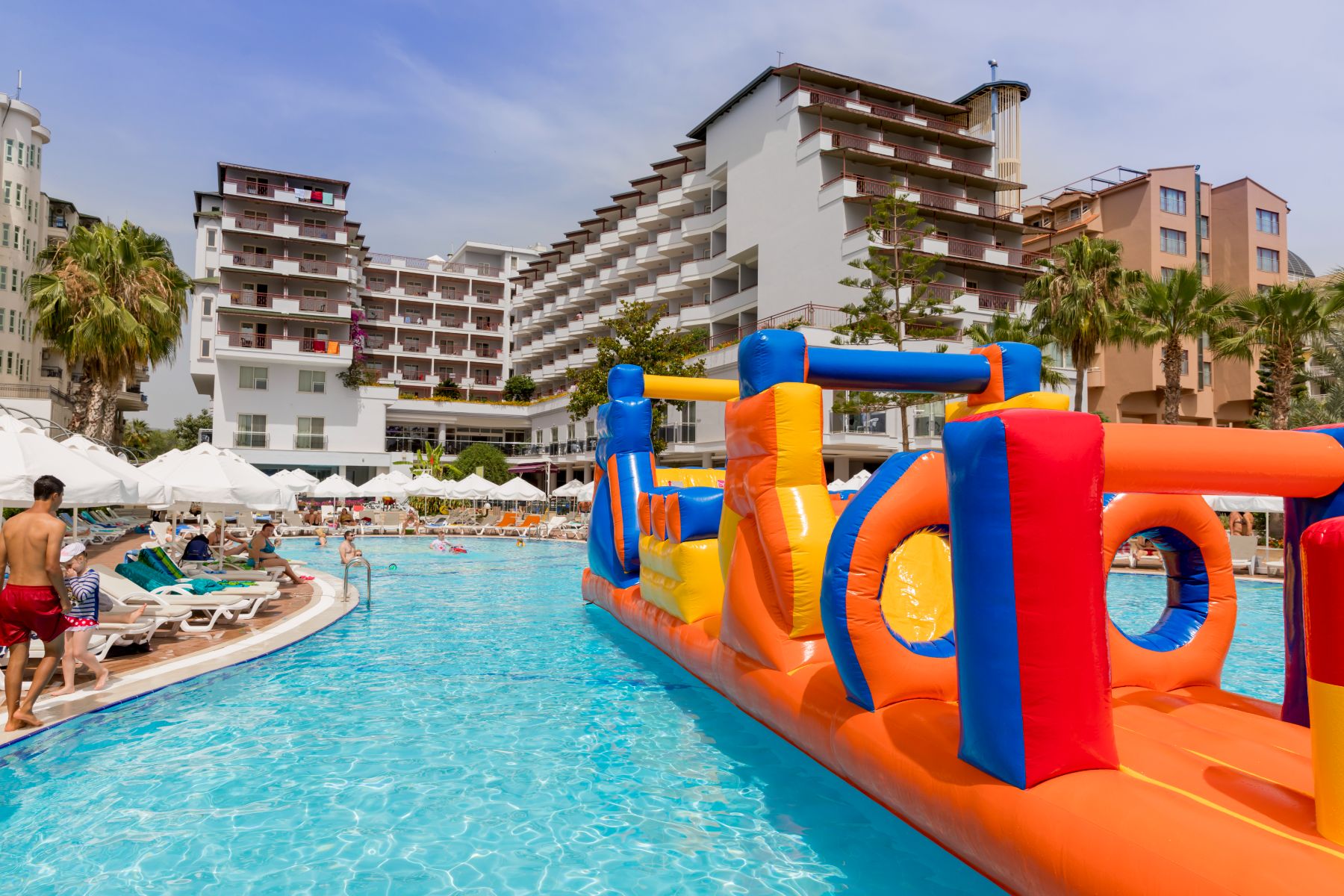 Holiday Park Resort – Opblaasbaan in zwembad, Okurcalar