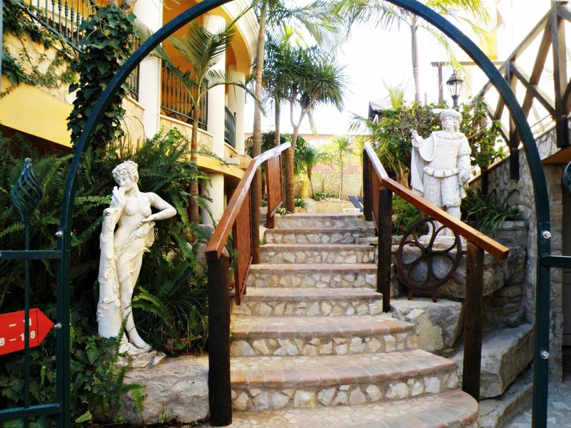 Charming Residence Dom Manuel I – Trap met beelden, Lagos
