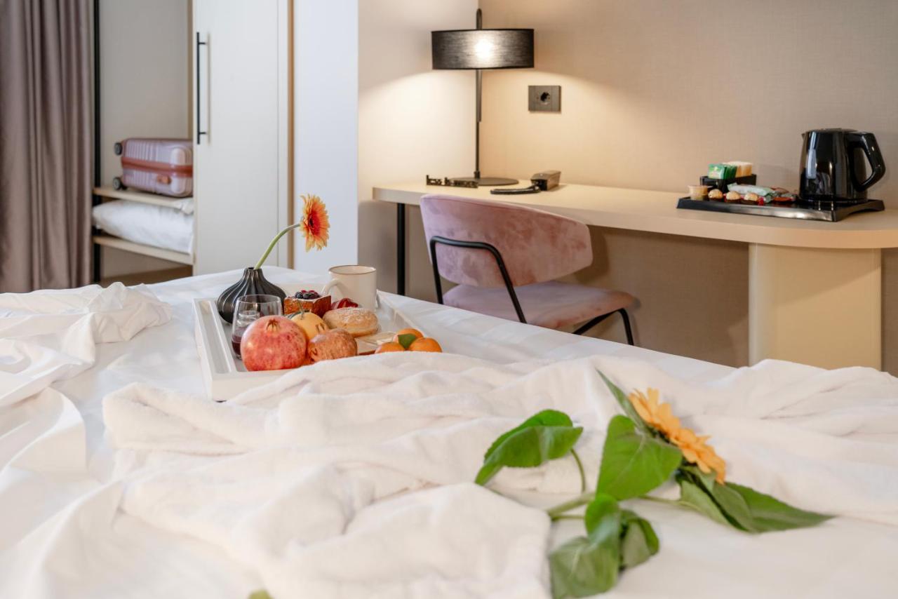 Biscardi Hotel cover