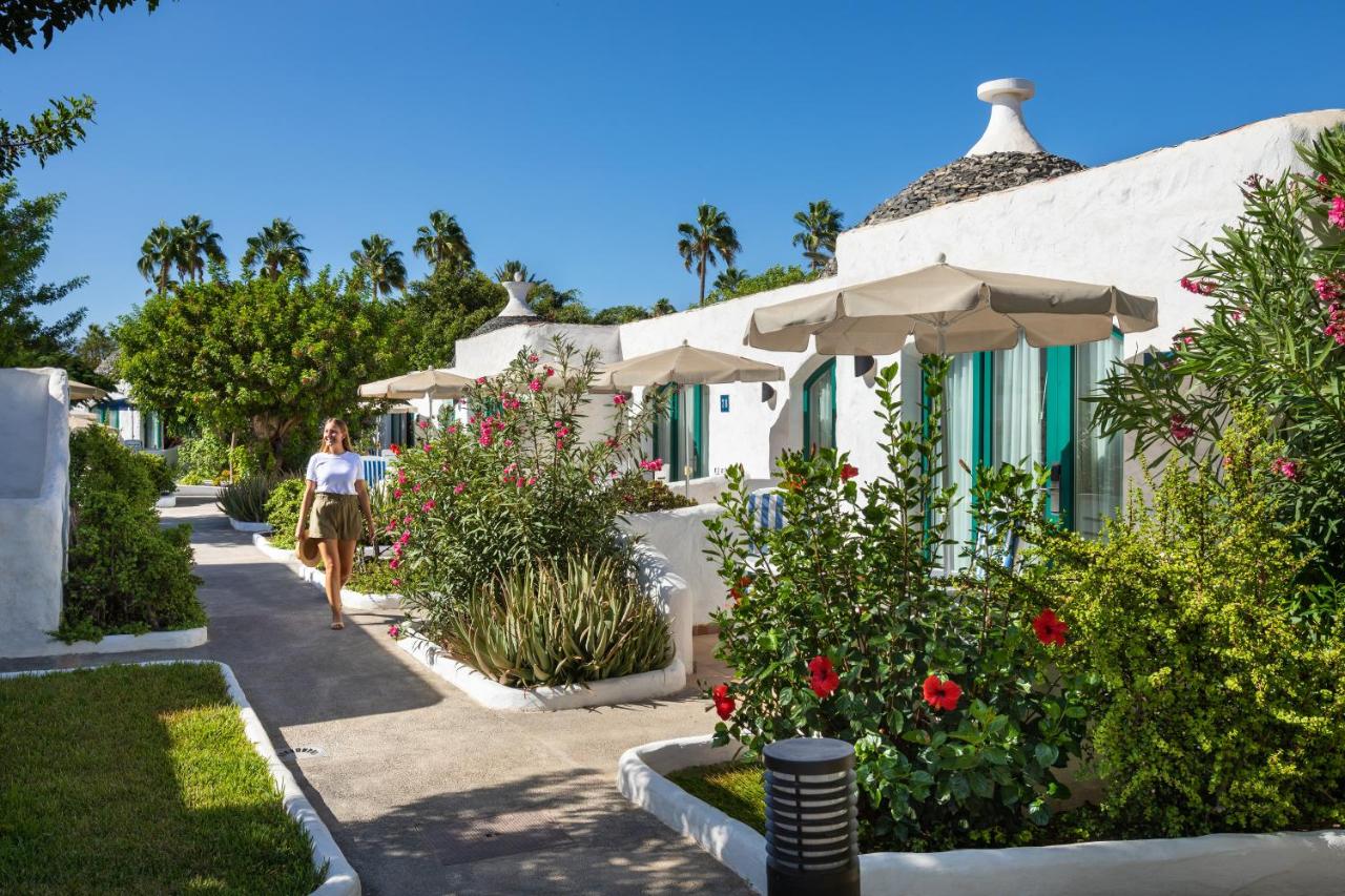 Mur Bungalows Parque Romántico – Tuinpad met bloemen, Playa del Ingles