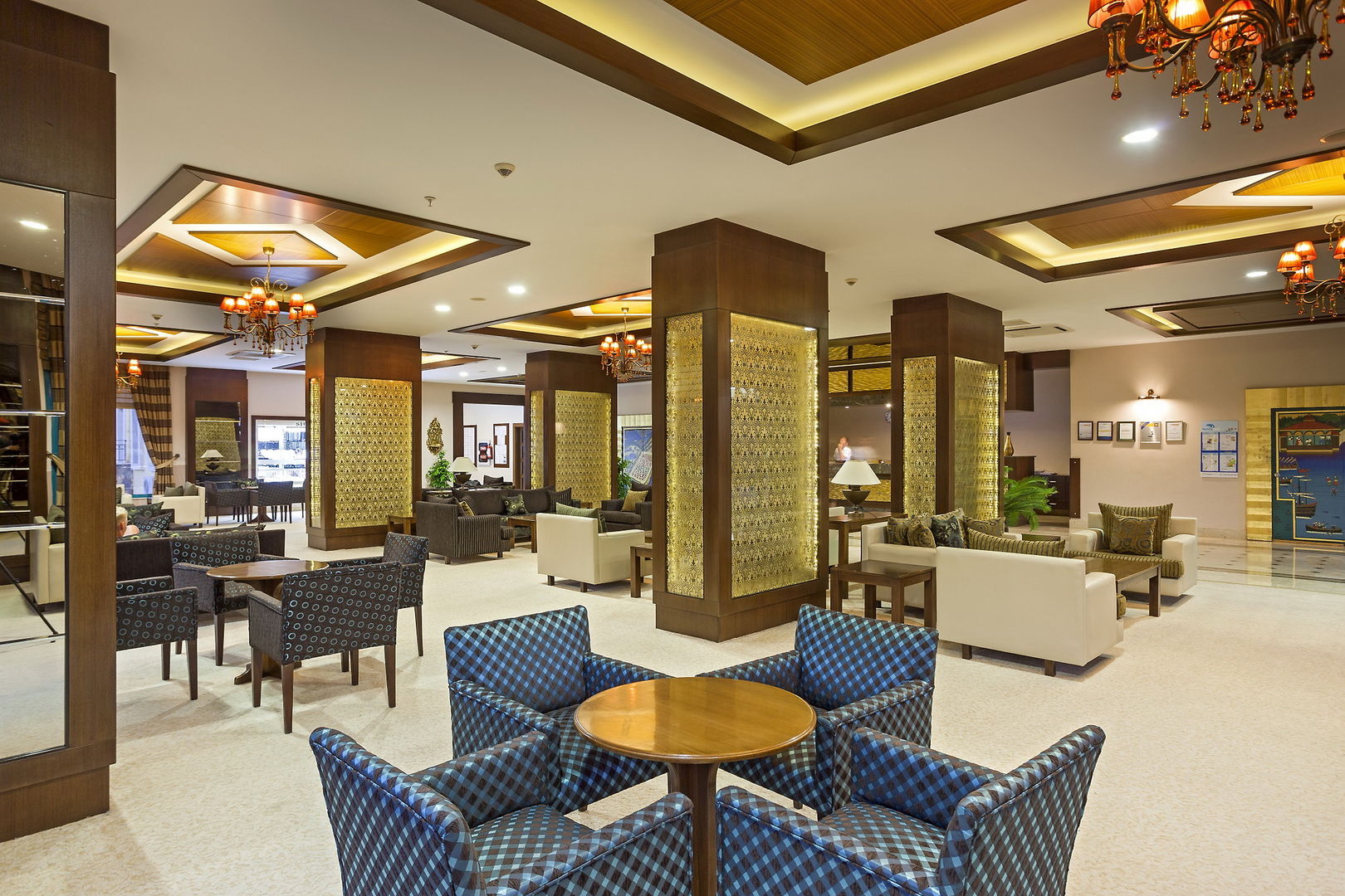 Dosi Hotel – Lounge, Side