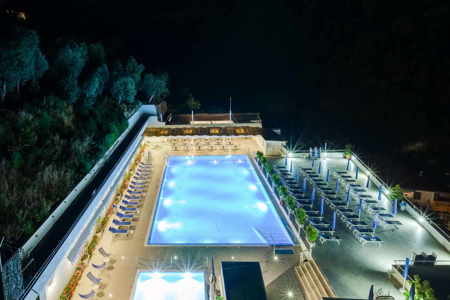 Best Western Hotel La Solara – Zwembad bij nacht, Sorrent, Napels